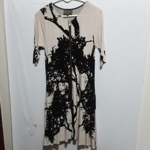 BEL KAZAN ARTFUL Elegant Black and Cream Swing Dress